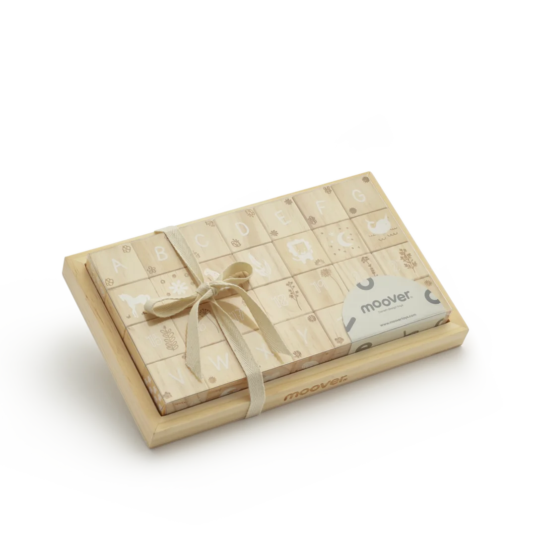 Wooden blocks with motifs